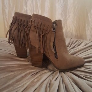Super cute!! Tan fringe ankle booties!!